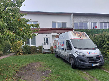 Izolace stropu rodinného domu v dvouplášťové střeše v Českých Budějovicích